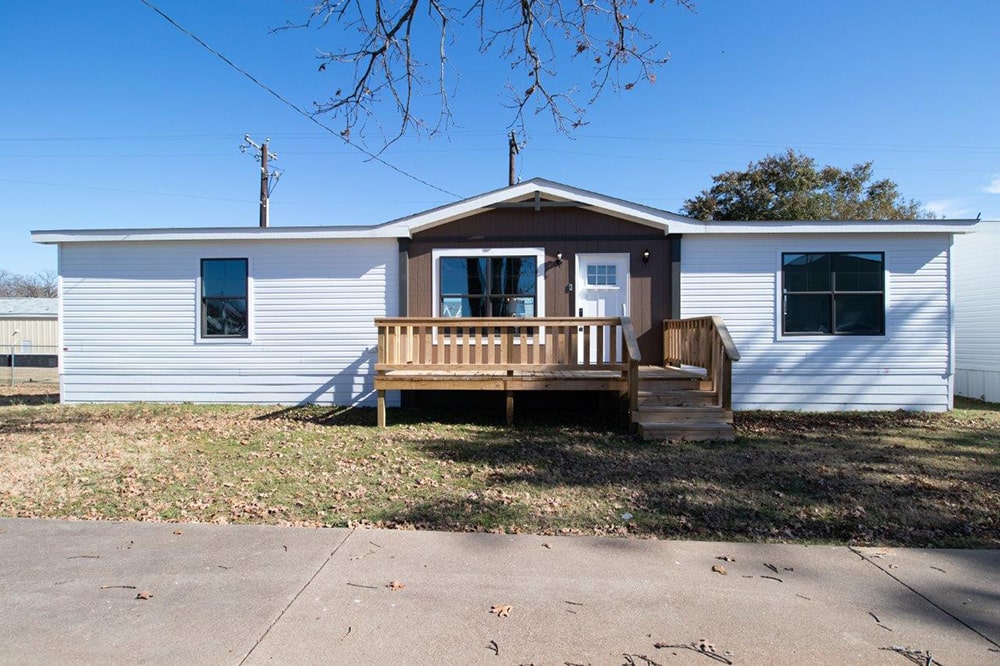 Used Mobile Home Exterior View