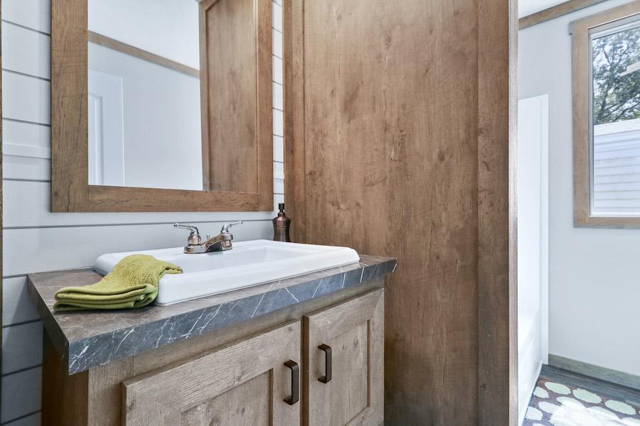 Clayton Athens mobile home model Nellie guest bathroom