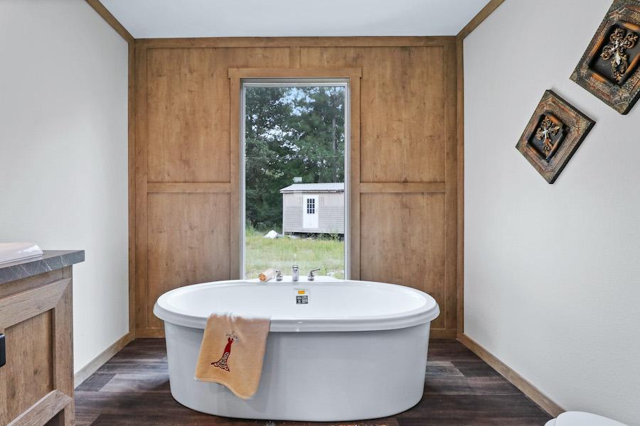 Clayton Athens mobile home model Nellie primary bathroom view 03