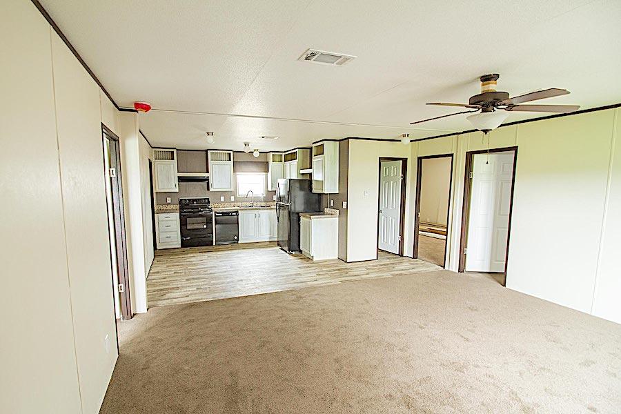 Fleetwood Berkshire 32403b kitchen and living area