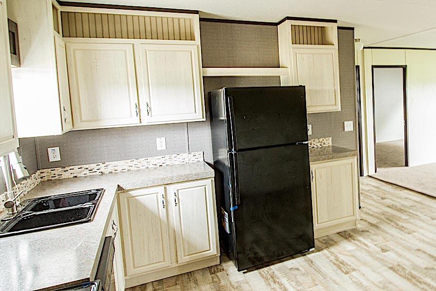 Fleetwood Berkshire 32403b kitchen close-up