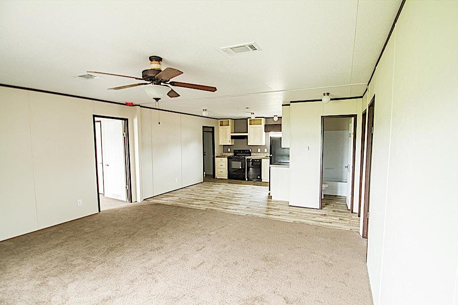 Fleetwood Berkshire 32403b living room and kitchen