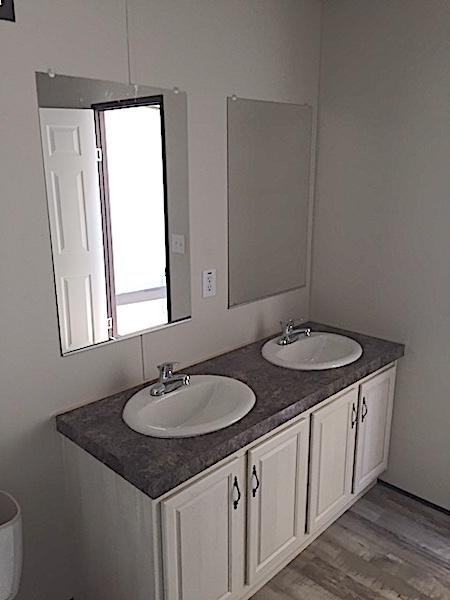 Fleetwood Berkshire 32563b master bathroom vanity