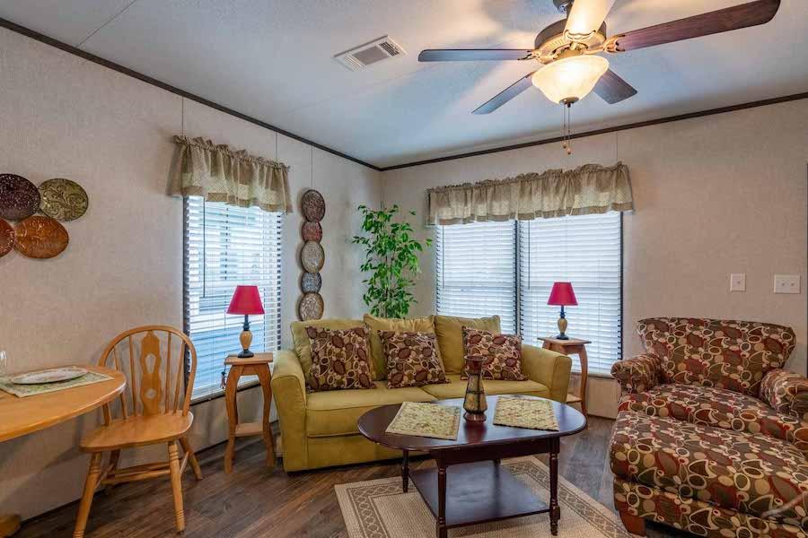 Fleetwood Weston 16401X living area