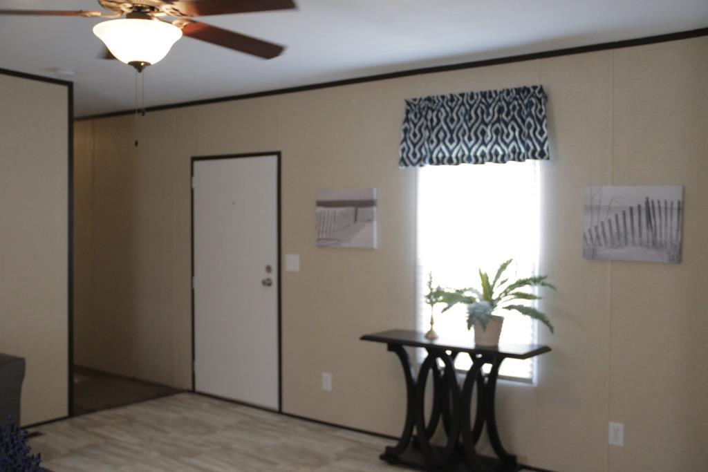 Fleetwood Weston 16763i Entryway