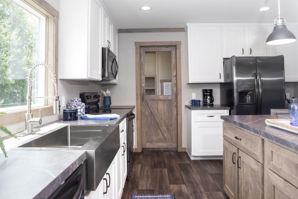 Clayton Aimee 52NXT28563AH Mobile Home - Kitchen 07