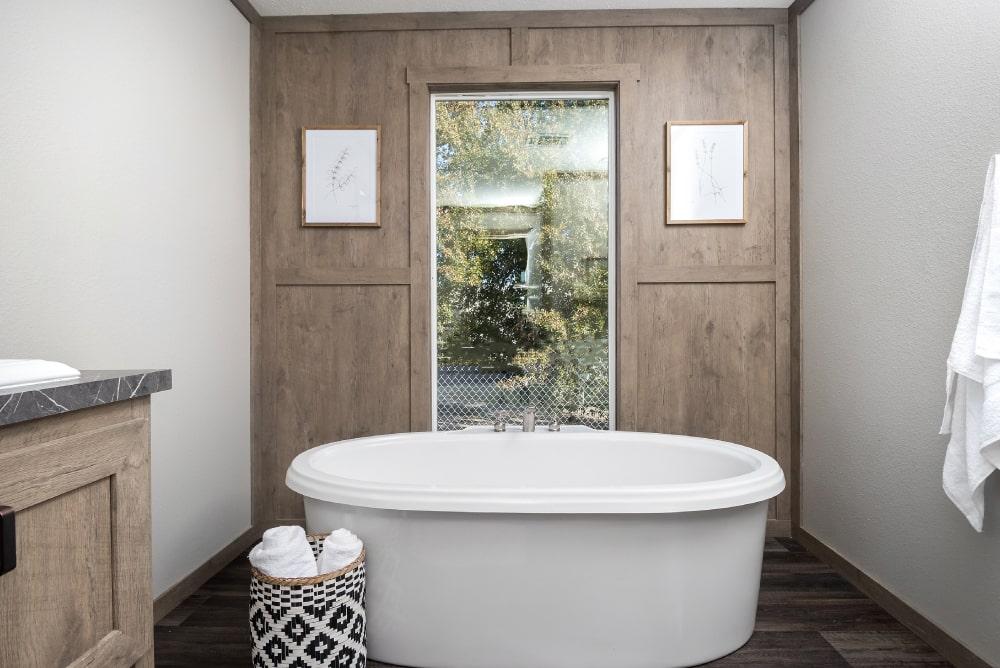 Clayton Isabella NXT26603A Mobile Home - Primary Bathroom 04