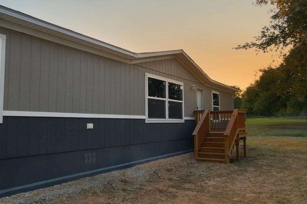 TRU Home Double Wide Mobile Home Thrill Exterior Side View 01